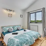 Beautifull With Private Pool Krnica