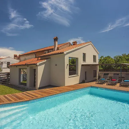 Beautifull With Private Pool *