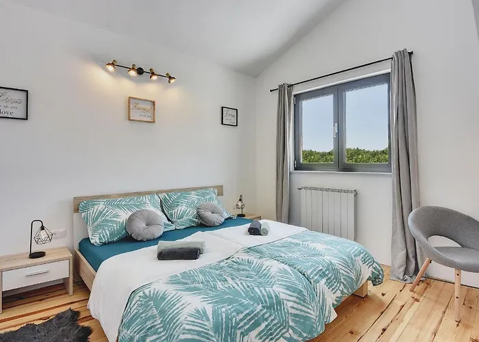 Beautifull With Private Pool Krnica